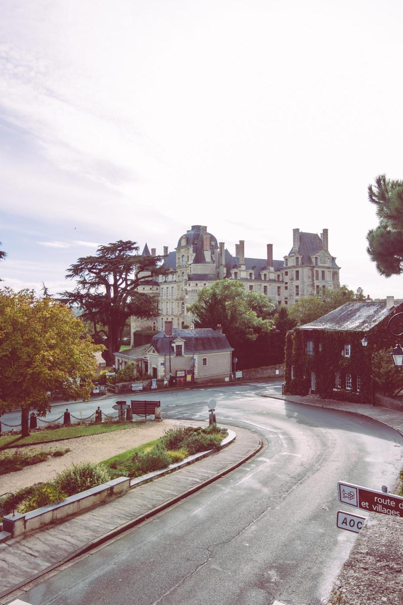 Le Regisseur Apartment Brissac-Quince ภายนอก รูปภาพ