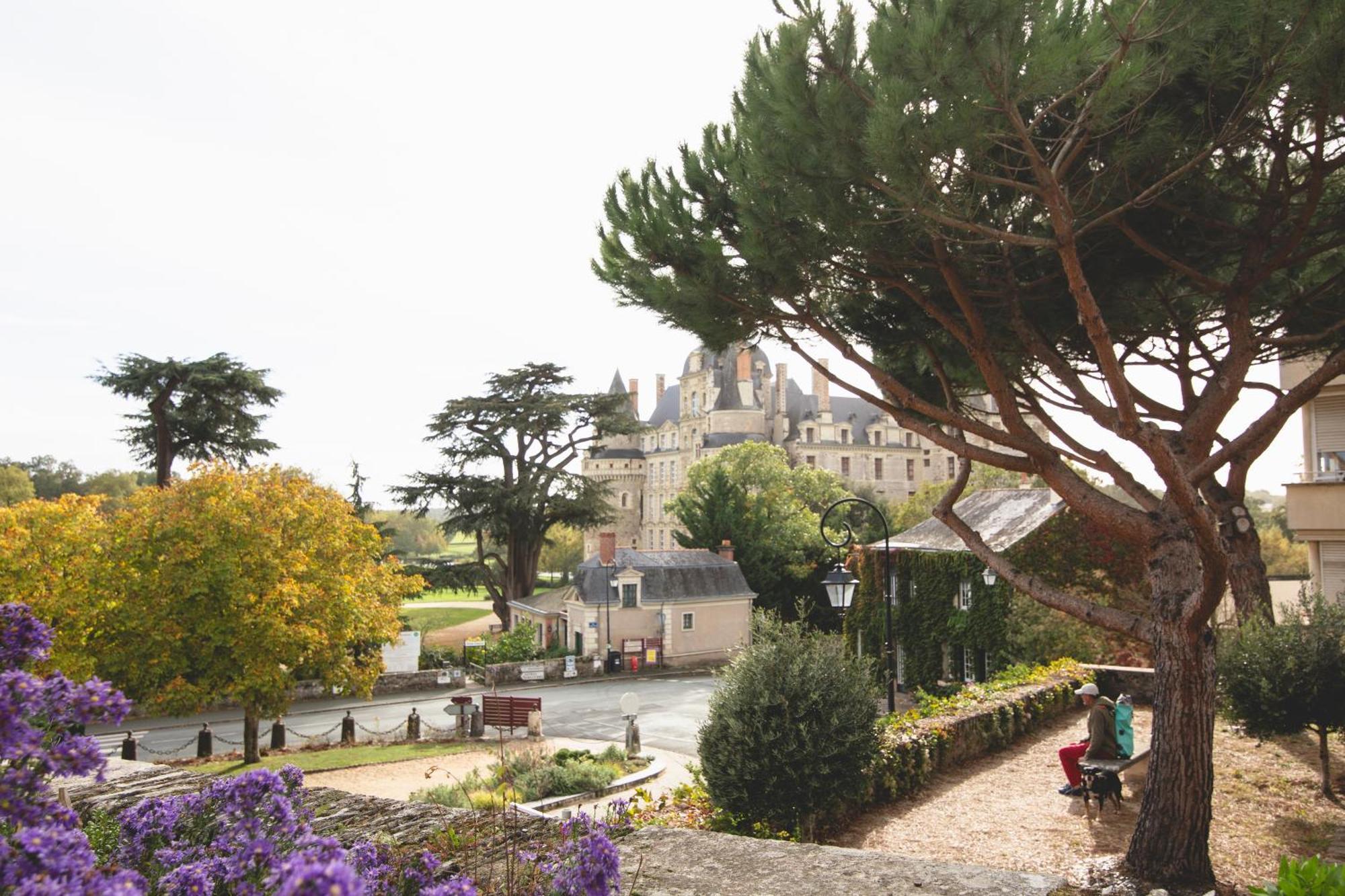 Le Regisseur Apartment Brissac-Quince ภายนอก รูปภาพ